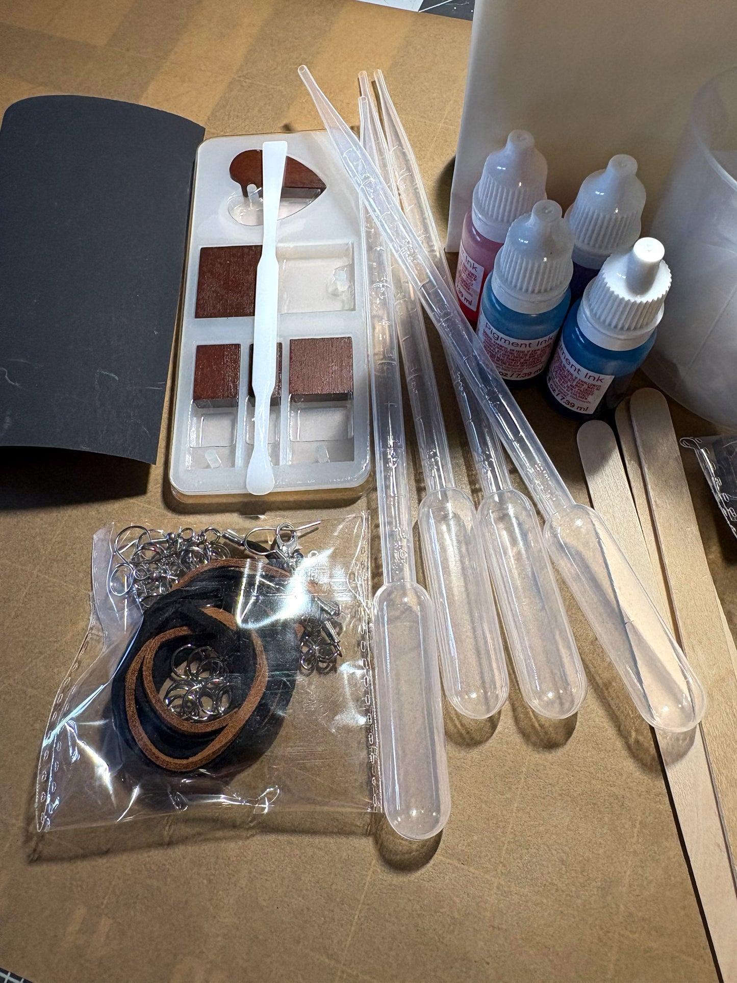 Beginner Resin Art Tool Kit (No Resin Included) + Bonus Digital Resin Lesson