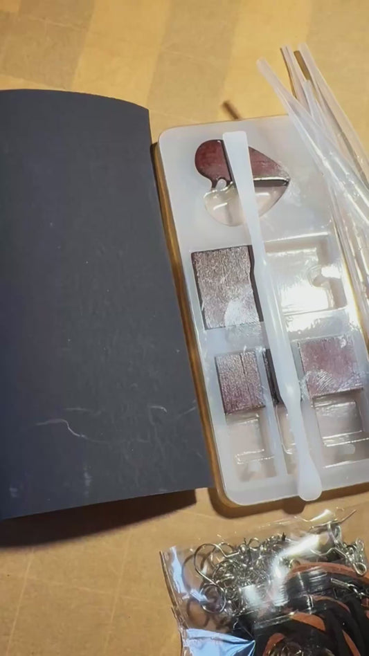 DIY Resin Jewelry Kit – (Limited Stock)